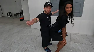 Jasmine seduz an&atilde;o e leva para o abate